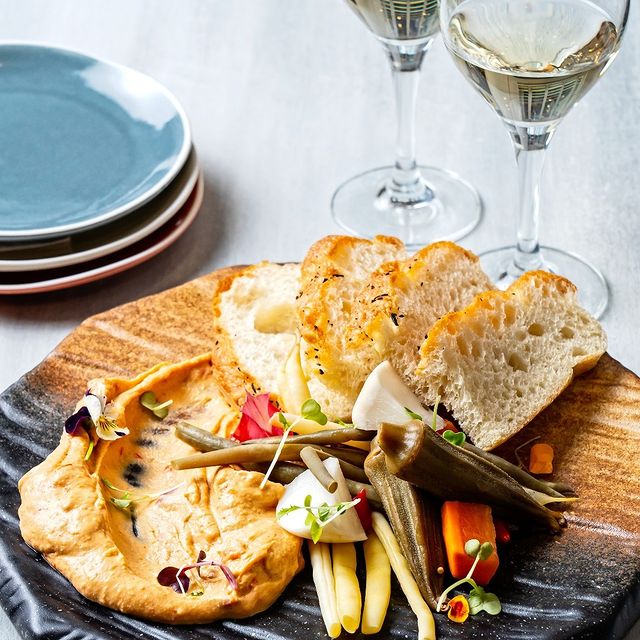 bread and toast with white wine