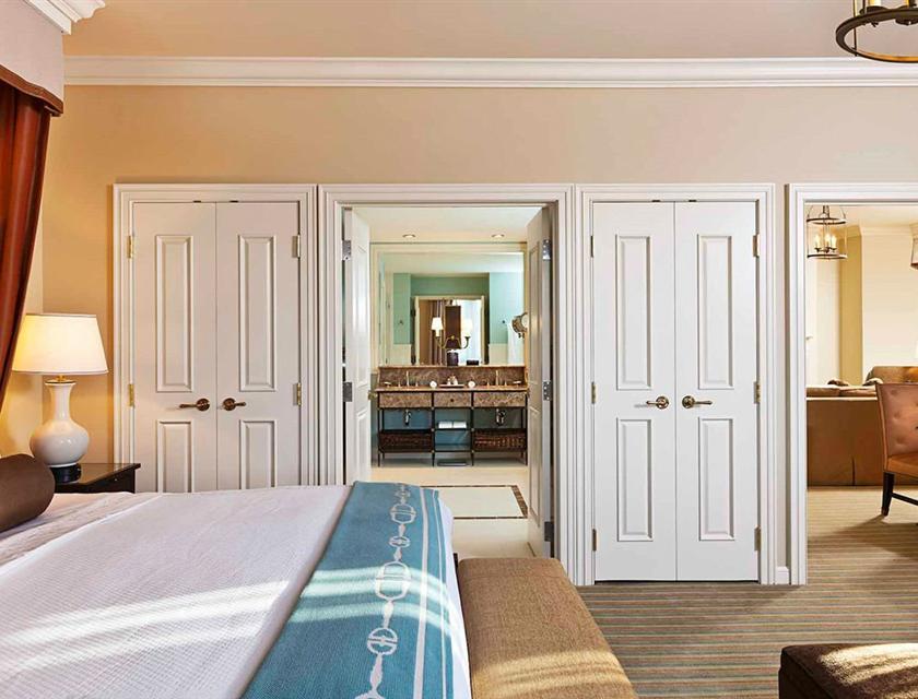 Blue Ribbon Suite 01