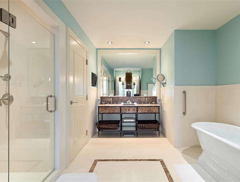 Blue Ribbon Suite Bathroom